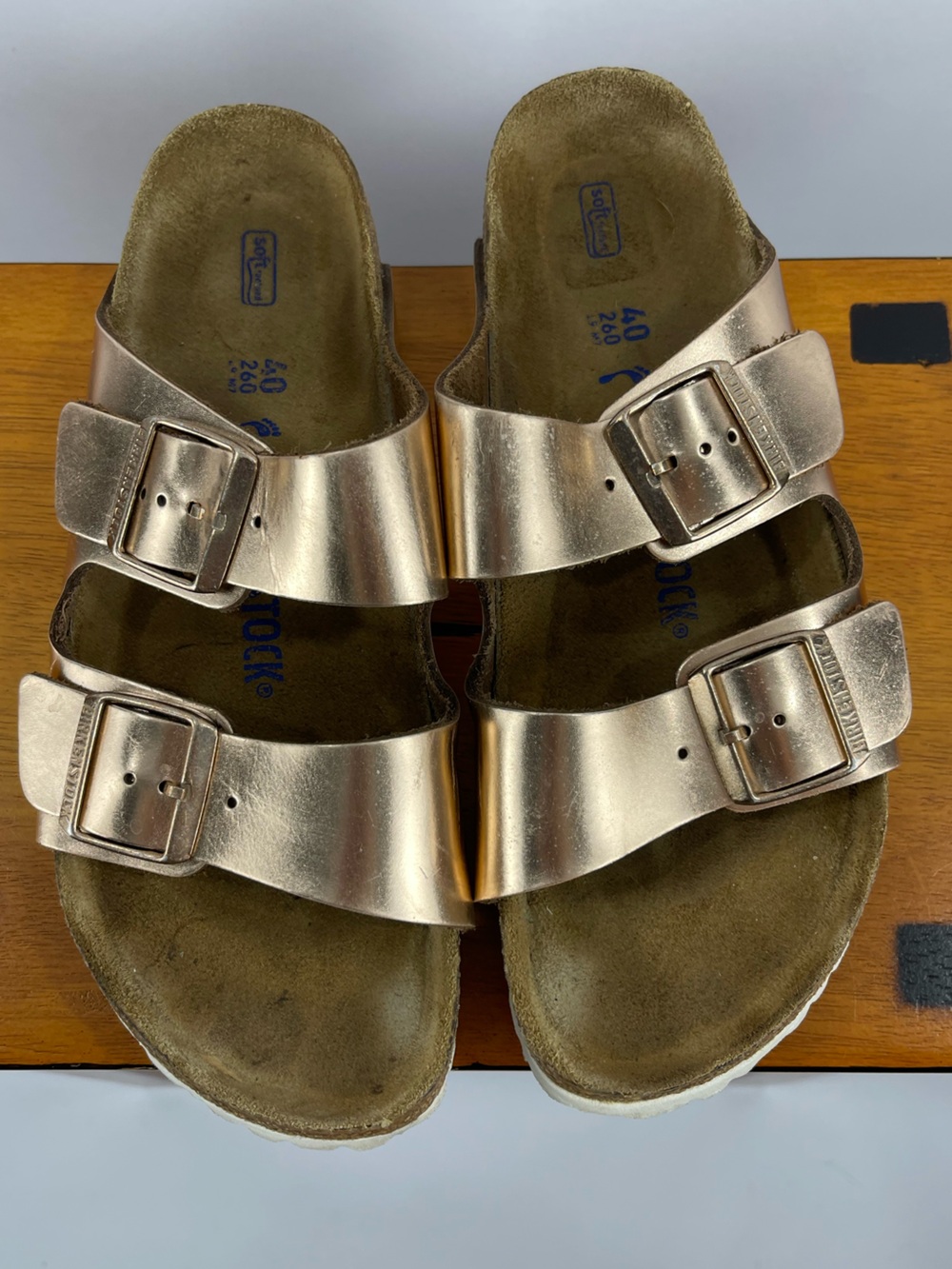 Birkenstock Arizona Copper Metallic Rose Gold Sandals Sz 40 (US Size 9 to 9.5)